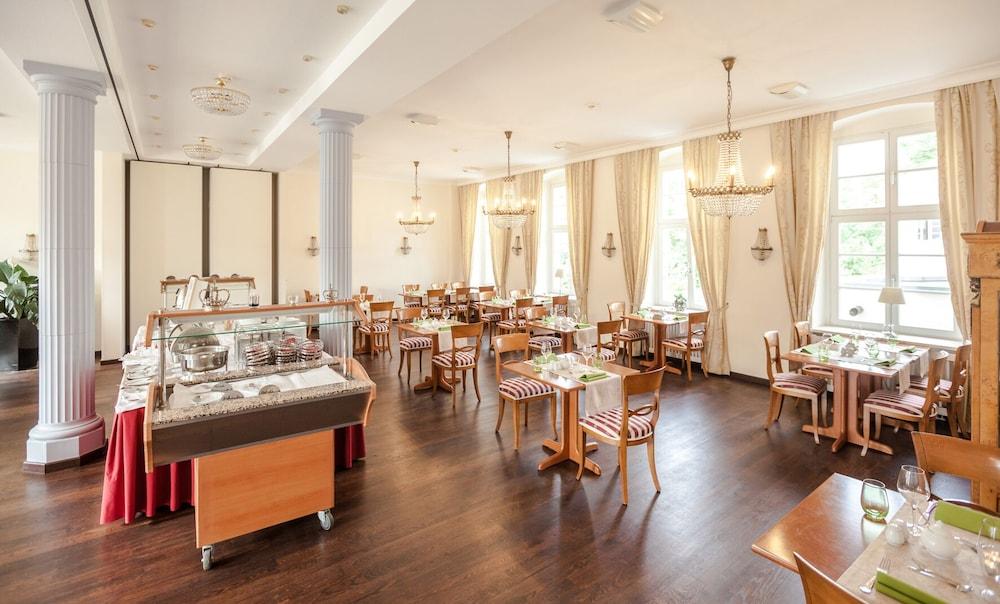 Hotel Prinzenpalais Bad Doberan Bagian luar foto