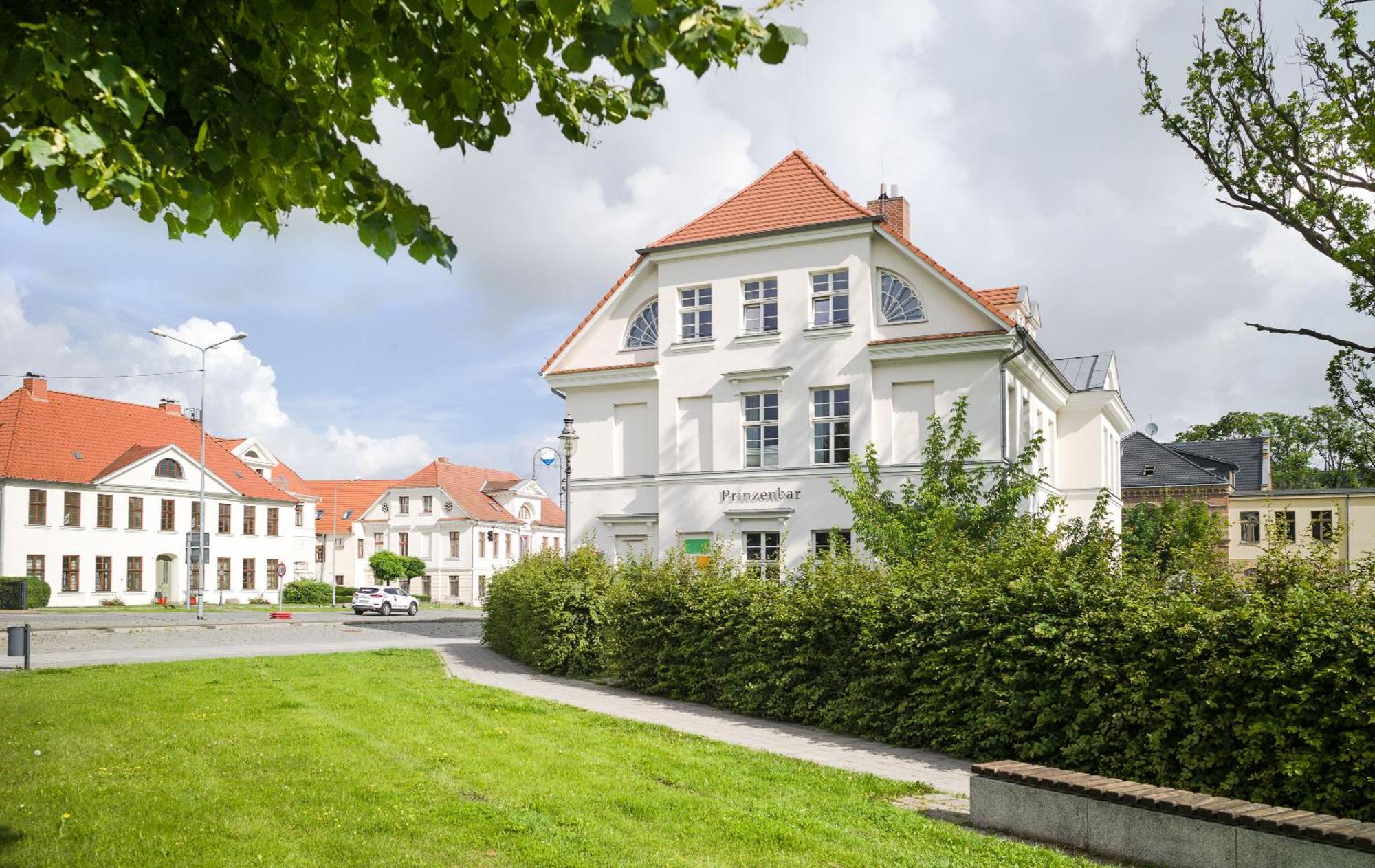 Hotel Prinzenpalais Bad Doberan Bagian luar foto