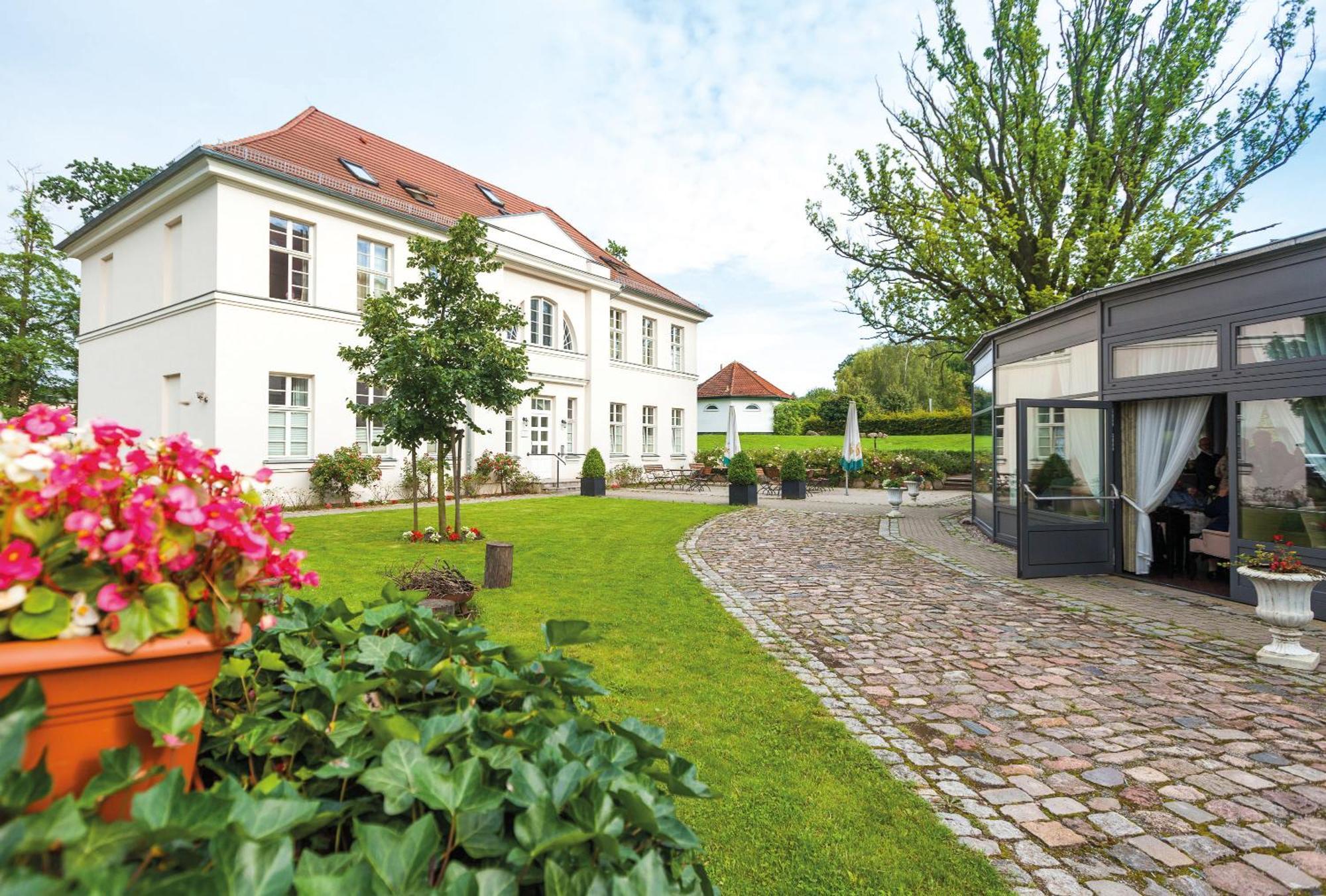 Hotel Prinzenpalais Bad Doberan Bagian luar foto