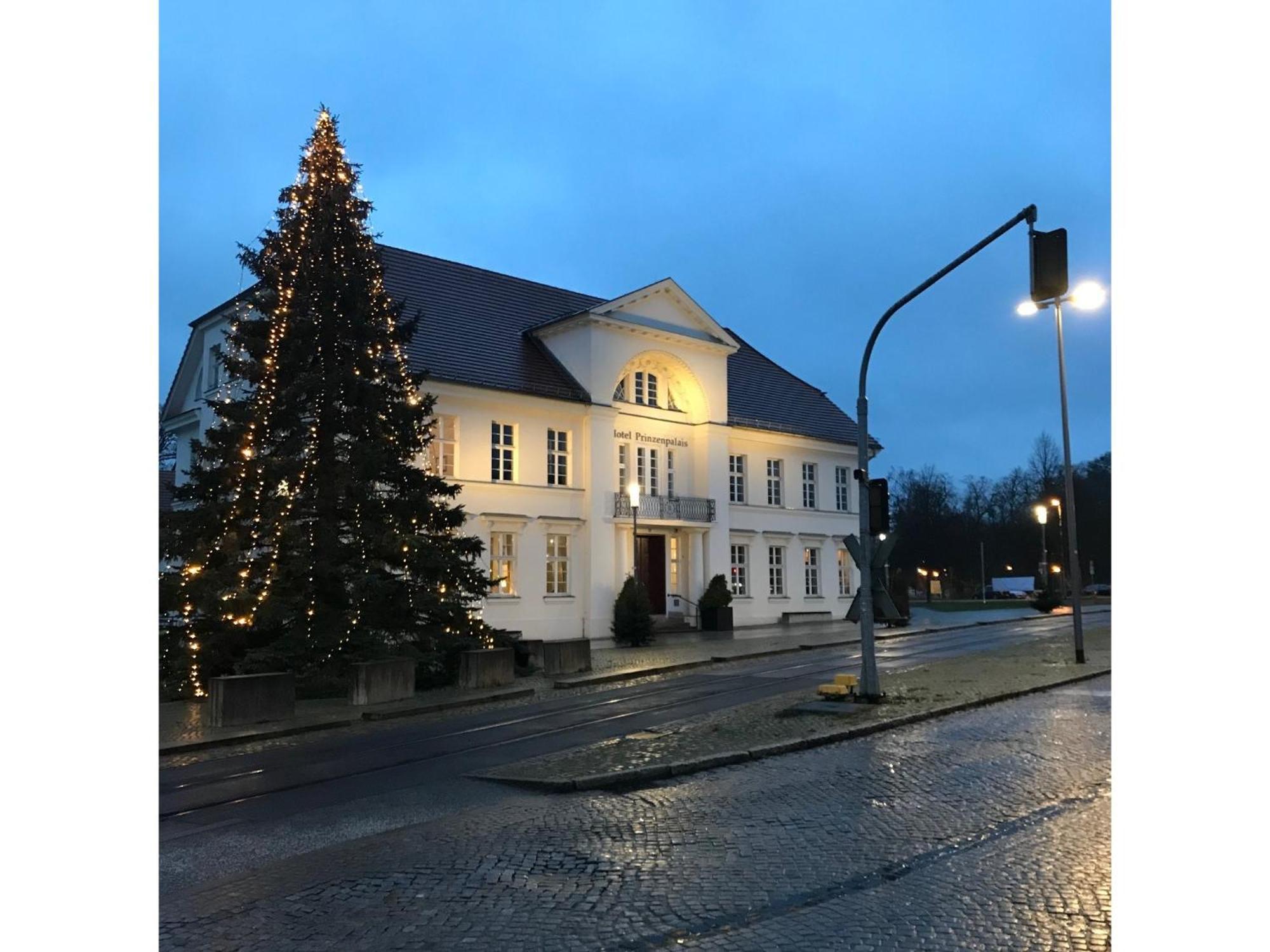 Hotel Prinzenpalais Bad Doberan Bagian luar foto