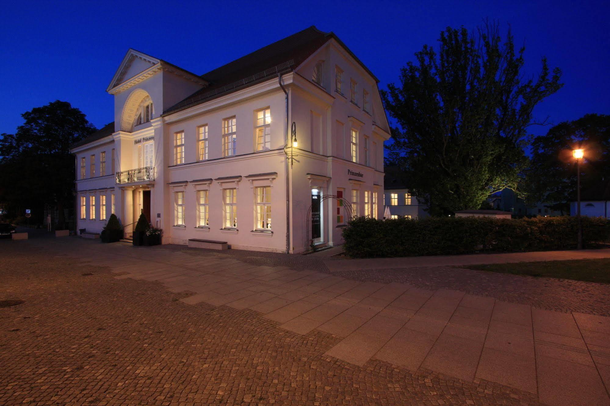 Hotel Prinzenpalais Bad Doberan Bagian luar foto