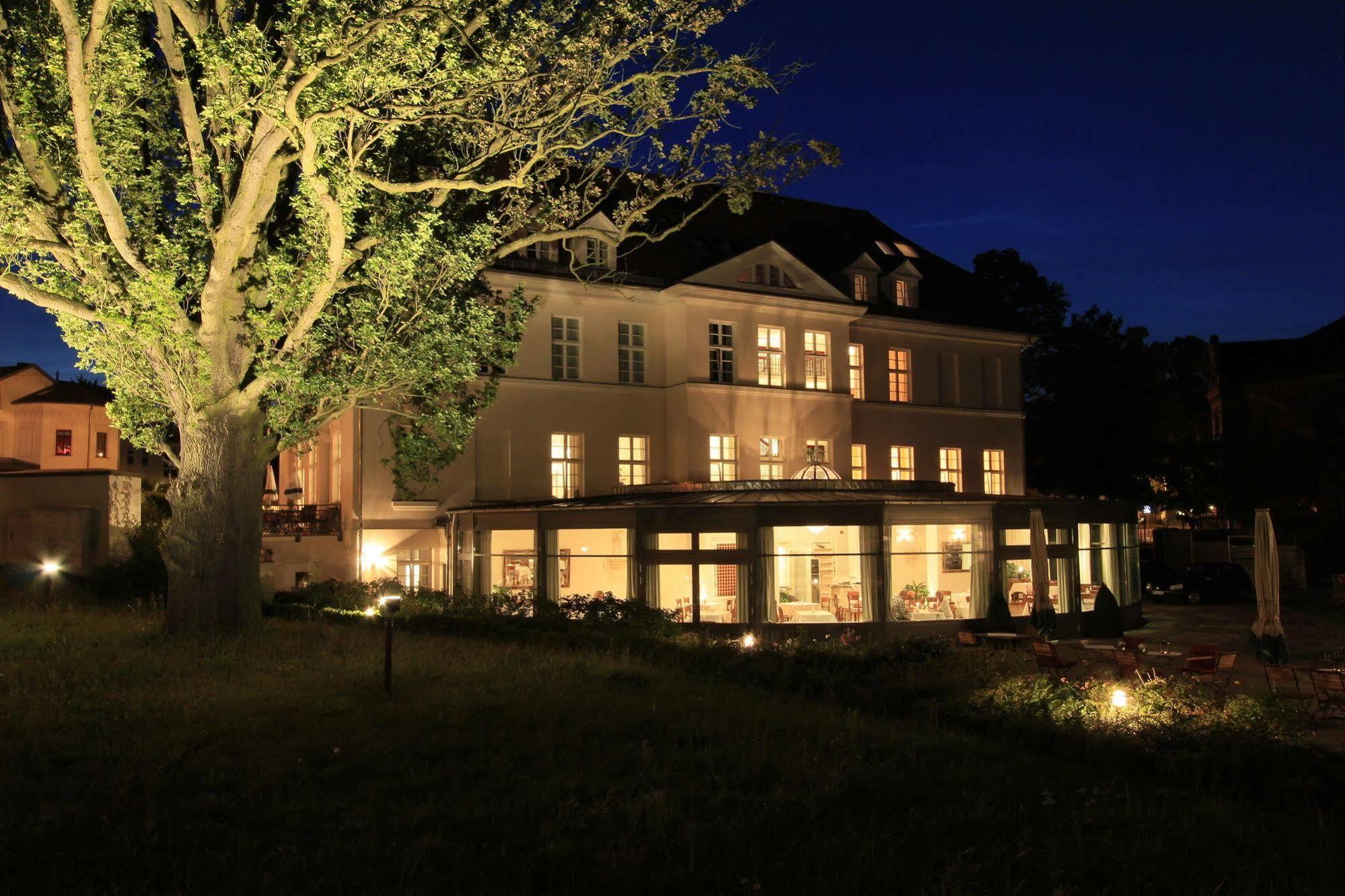 Hotel Prinzenpalais Bad Doberan Bagian luar foto